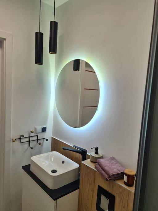 Uroczy Apartament Blisko Centrum - 10 Min Do Plazy Гдыня Экстерьер фото